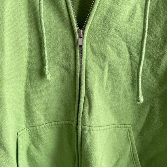 Oversized Zip - Picture 2 of 5